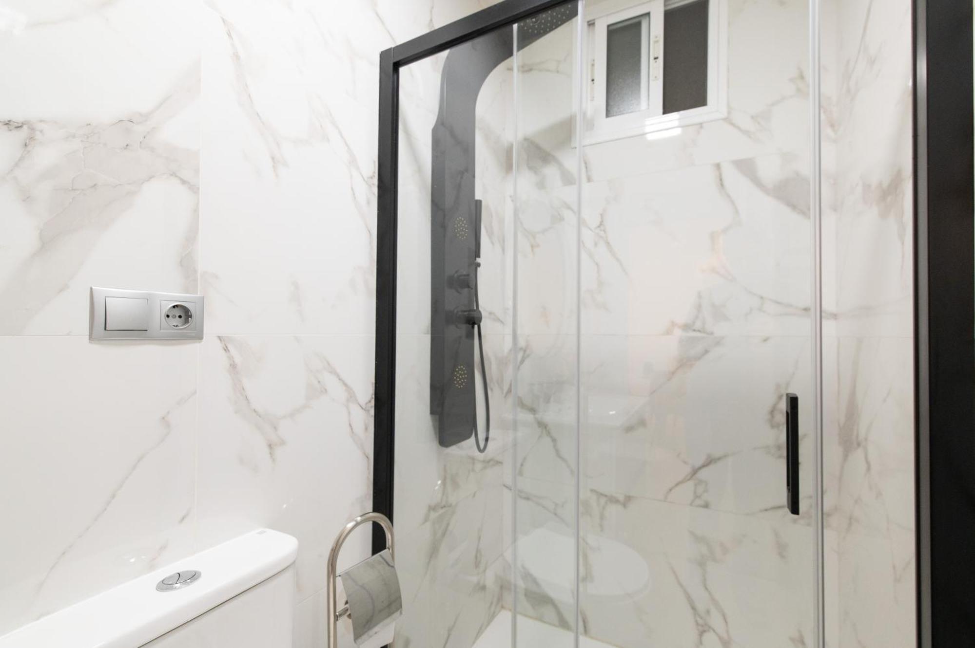 Apartamento Triana Habitame Inmobiliaria Севилья Экстерьер фото